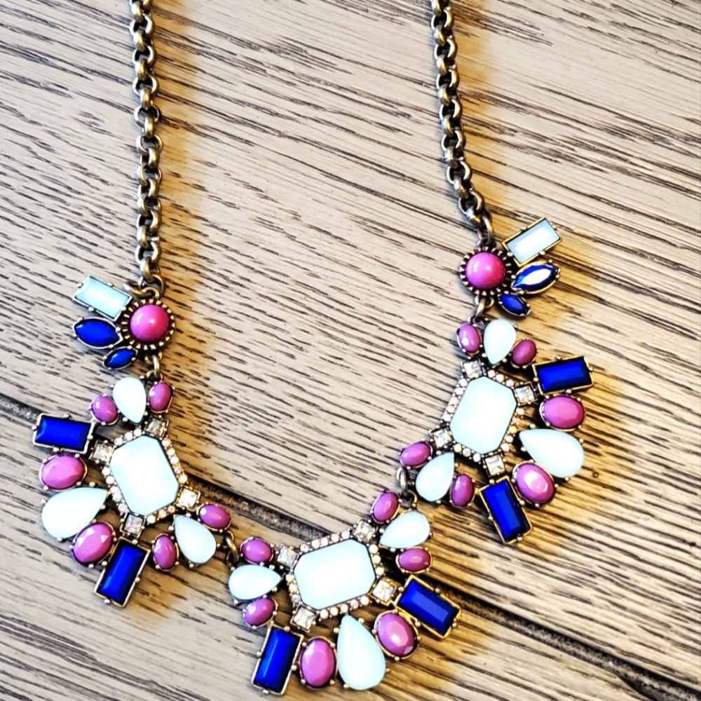 NEW ViVI Necklace